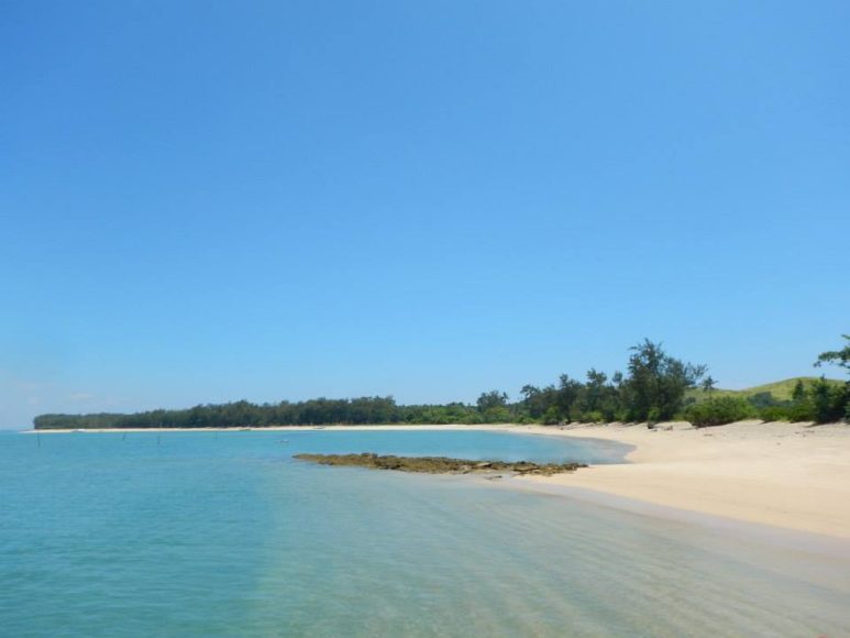 Apuao Grande island beach