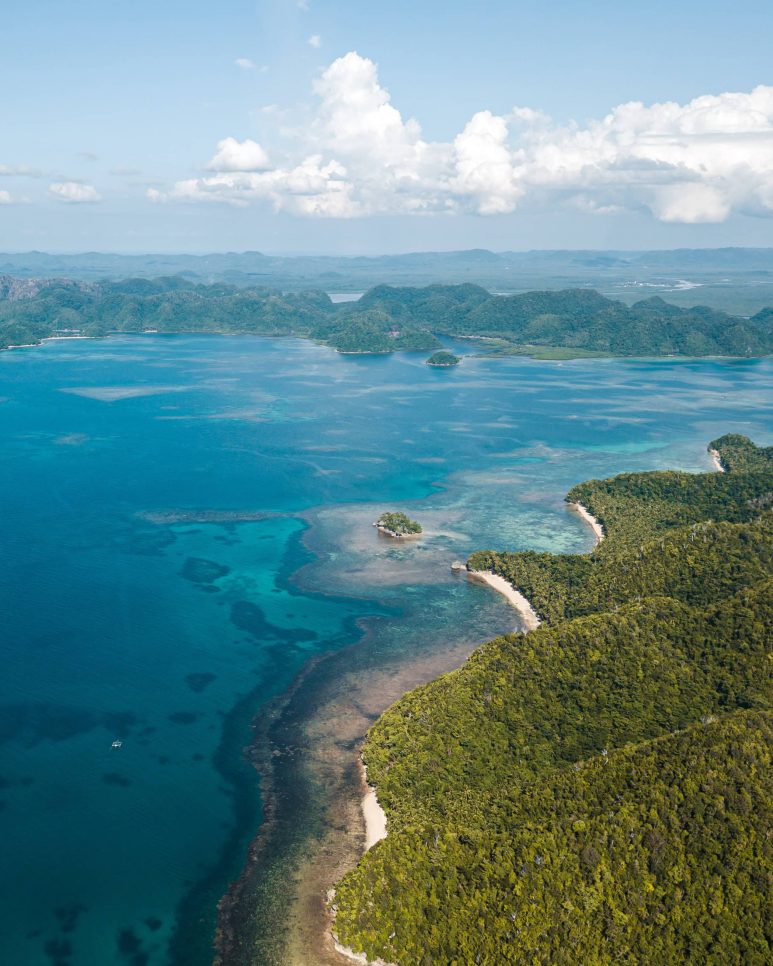 Pamomoan Island in Del Carmen, Siargao