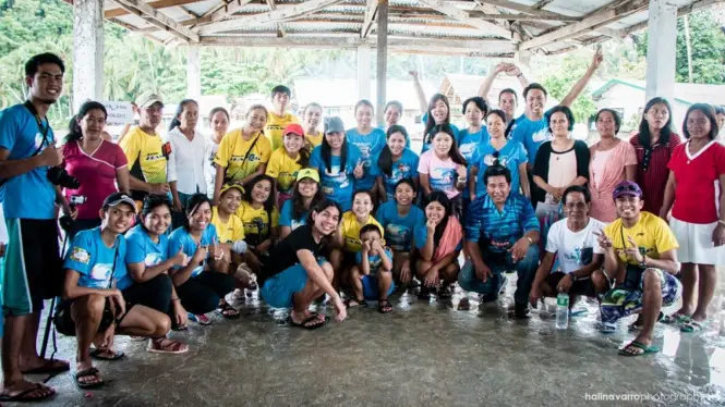 Volunteers in Siargao outreach