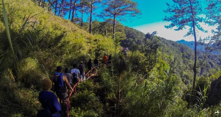 Trail in Echo Valley in Sagada