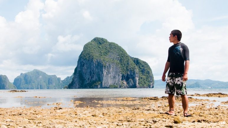 Marimegmeg Beach in El Nido