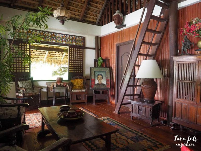 Julian's Island Lodge - living room