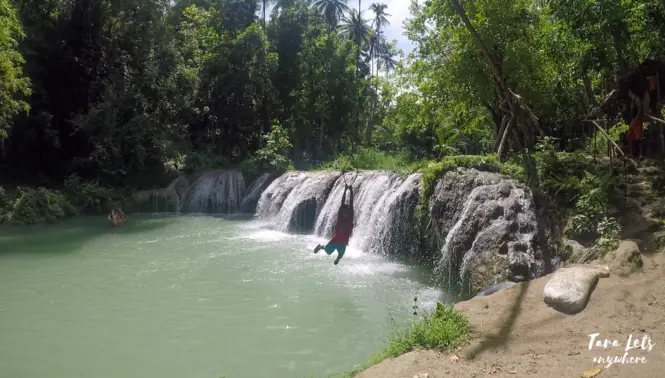 Tarzan swing in Cambugahay Falls