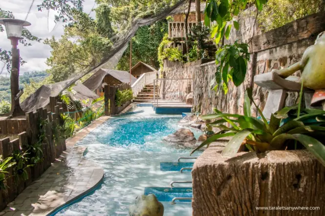 Luljetta's Hanging Gardens and Spa hydro-massage pool