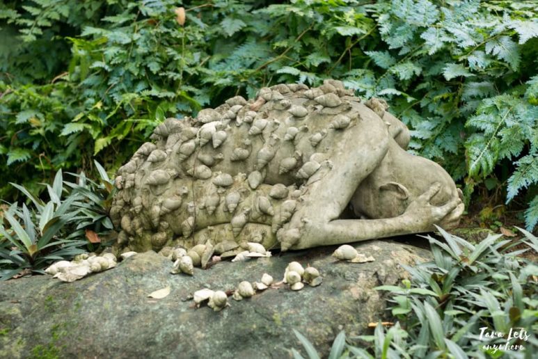 Pinto Art Museum man with snails
