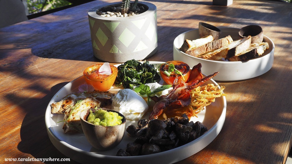 Breakfast at Shelter, Seminyak