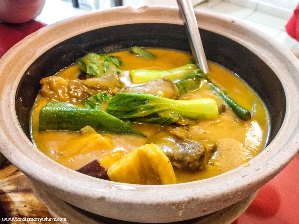 Beef kare-kare in Mabuhay Laguna Restaurant, Kuala Lumpur