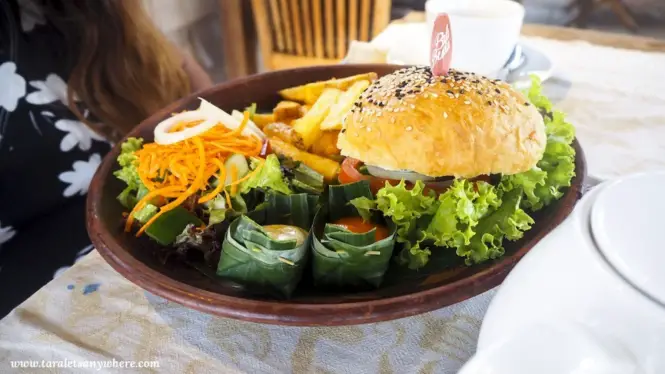 Chicken burger in Bali Buda, Ubud