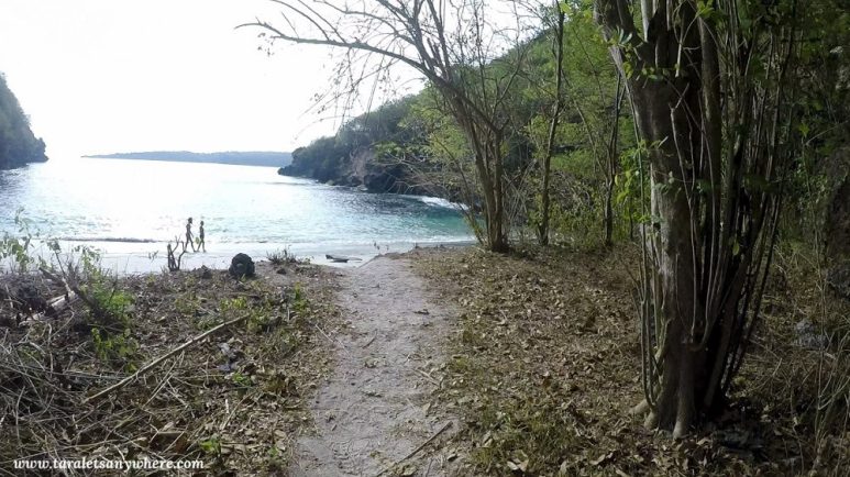 Hidden beach in Crystal Beach, Nusa Penida