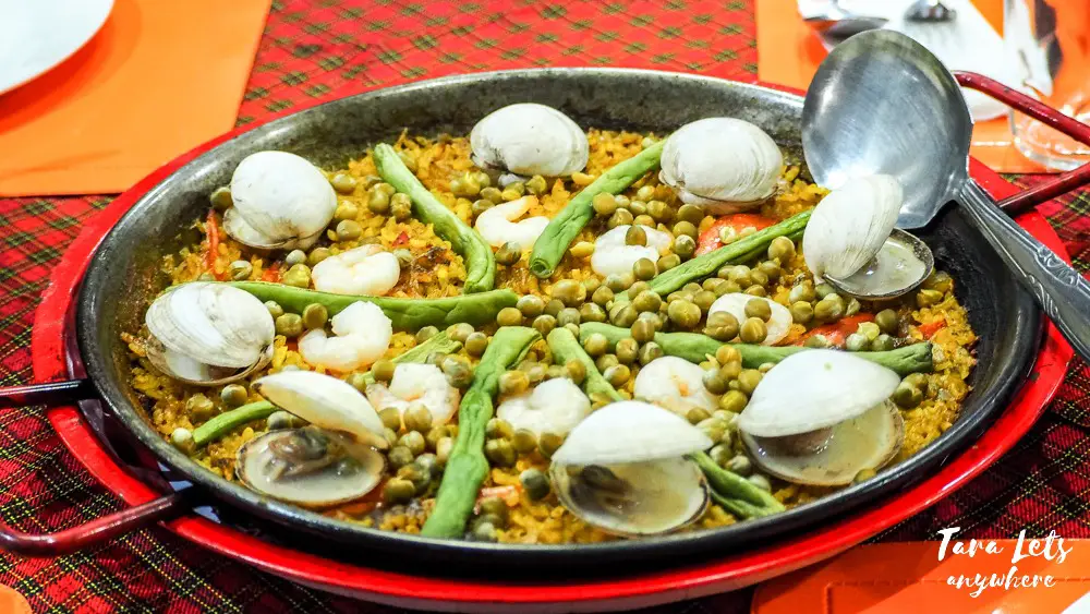 Country Chicken - seafood paella