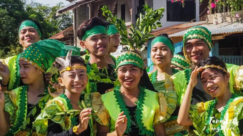 Dance group for World Migratory Bird Day in Siay