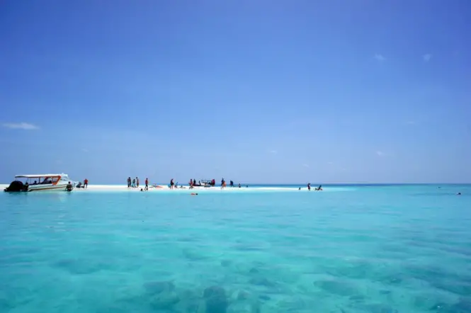 Things to do in Maldives - visit a sand bank