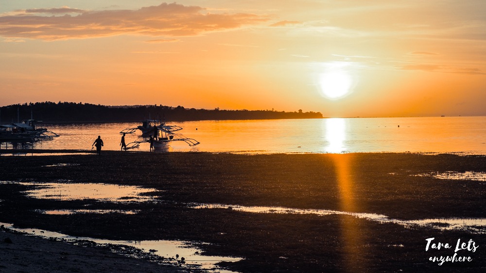 Sunrise in Maniwaya Island