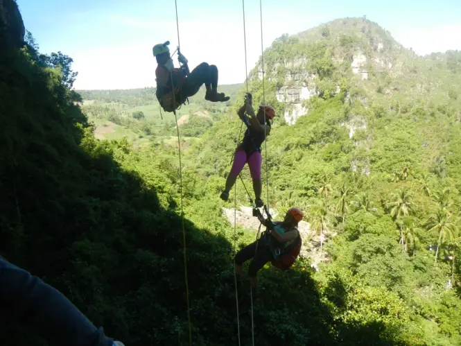Adventures in the Philippines - vertical bivouac adventure in Bukidnon
