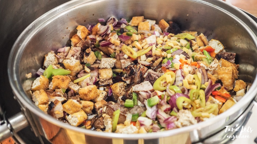 D Banquet buffet menu: tokwa't baboy