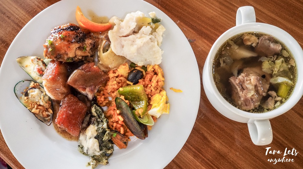 Food in buffet restaurant D' Banquet, Tagaytay