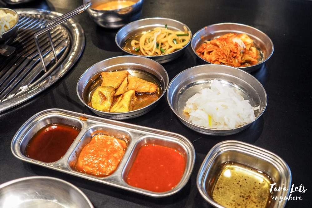 Samgyupsalamat menu - banchan and dips