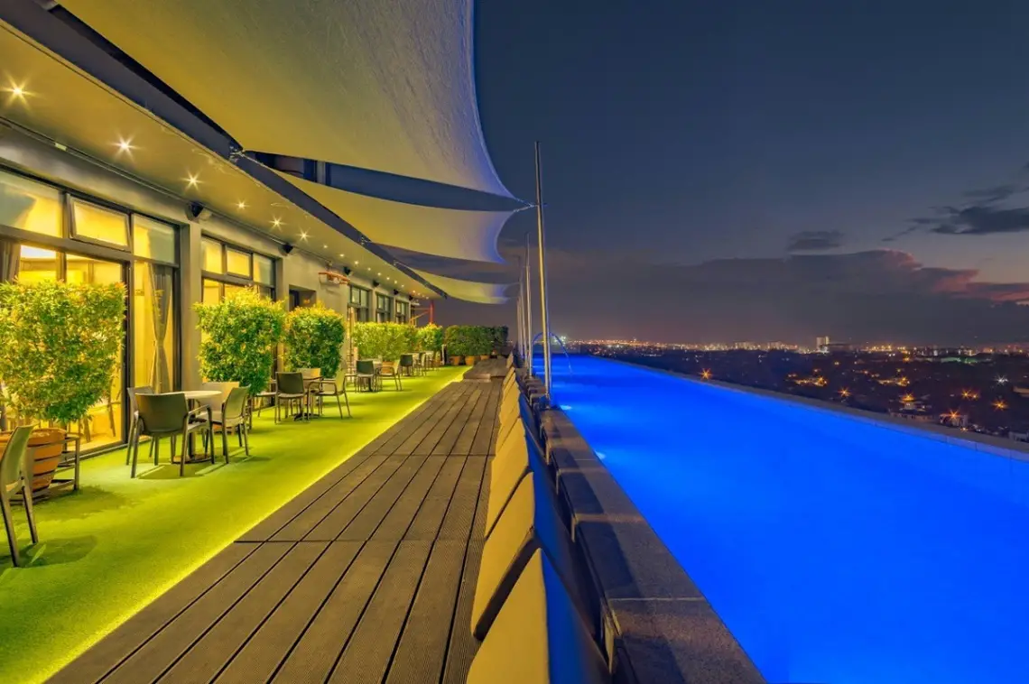 Manila staycations with infinity pool - Azumi Boutique Hotel