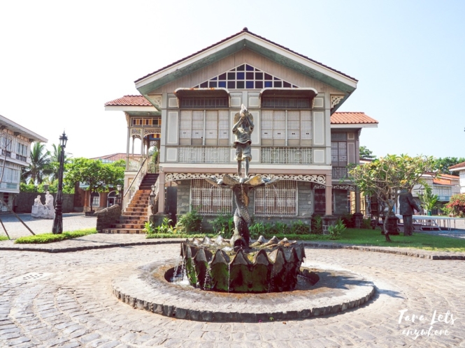 Plaza in Las Casas Filipinas de Acuzar