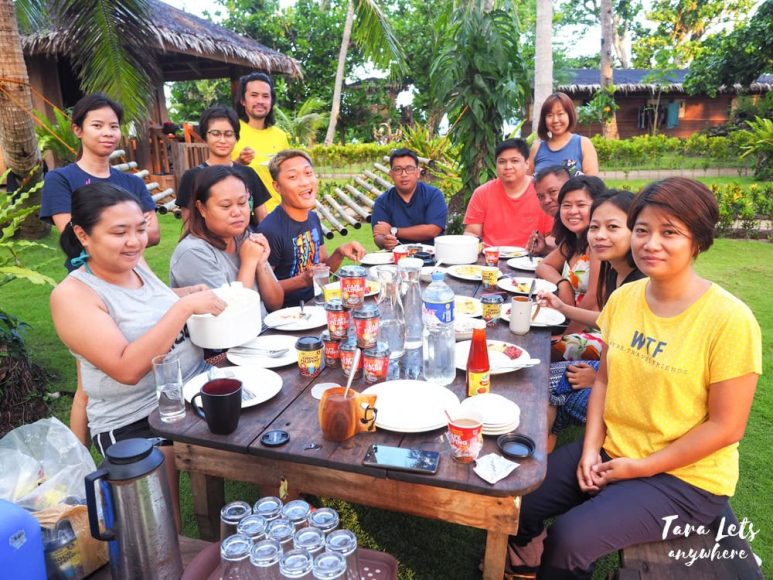 Bilay Makadawi - breakfast group shot