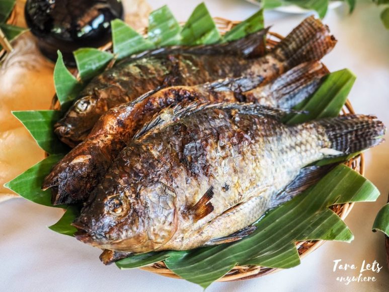 Kamayan sa Palaisdaan restaurant - inihaw na tilapia