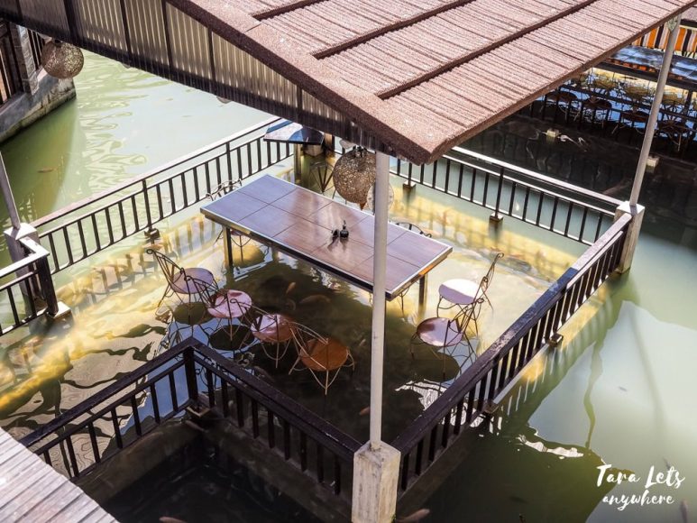 Kamayan sa Palaisdaan Hotel and Resort - fish spa dining