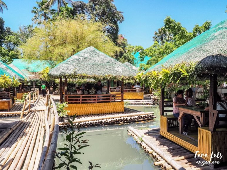 Kamayan sa Palaisdaan restaurant in Quezon