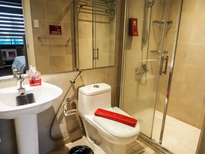 ZenRooms Gramercy Residences - bathroom