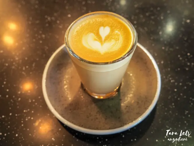 Alch3mist Coffee Shop - piccolo latte