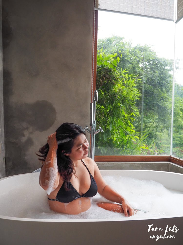 Kat in bath tub at Narra Hill