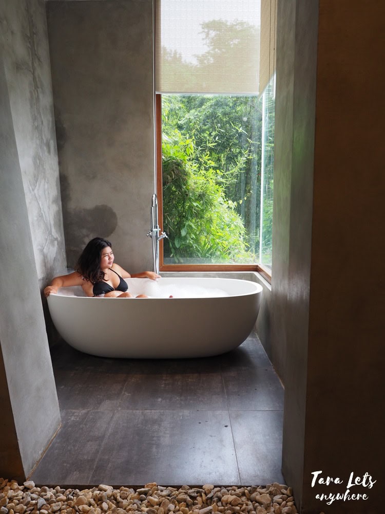 Bath tub in premiere suite at Narra Hill