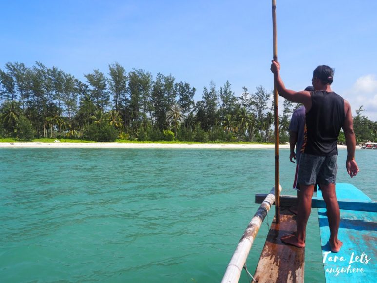 Island hopping in Balabac, Palawan