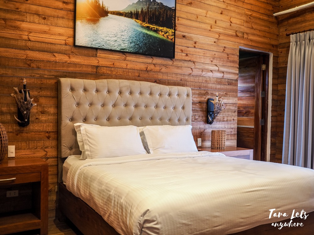 Farm Hills Garden - cabin room