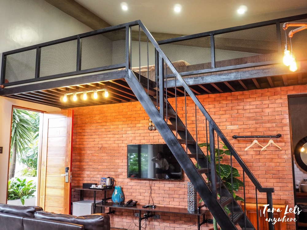 arm Hills Garden - nautical room mezzanine floor