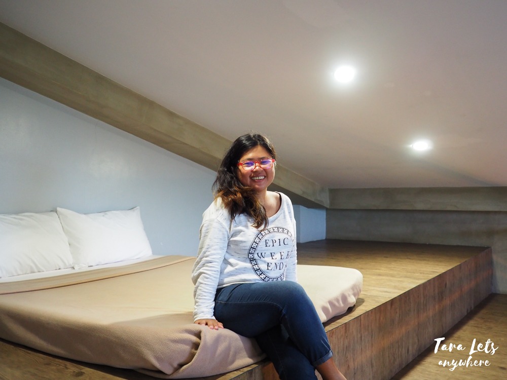 Kat in Farm Hills Garden - nautical room