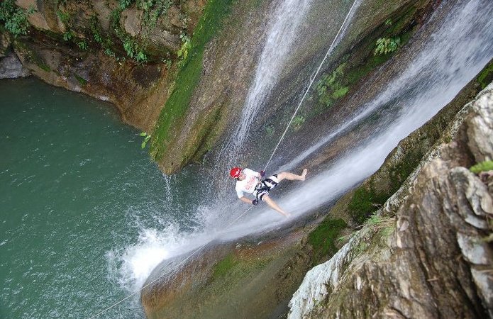 Mapawa Mature Park - rappelling in waterfall