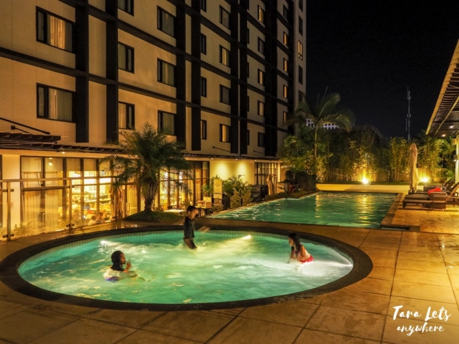 Seda Centrio Hotel - swimming pools