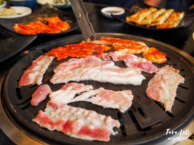 Sibyullee samgyupsal restaurant - grilling meat