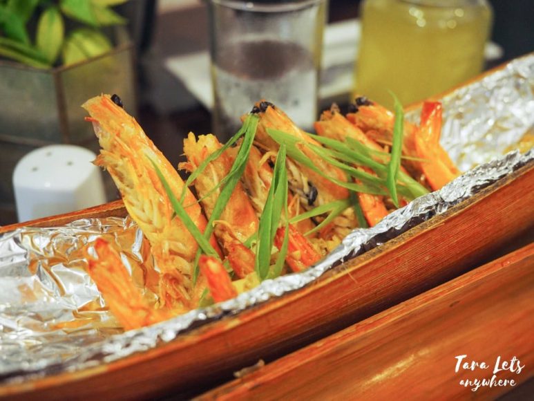 Eagle Point Resort restaurant - gambas