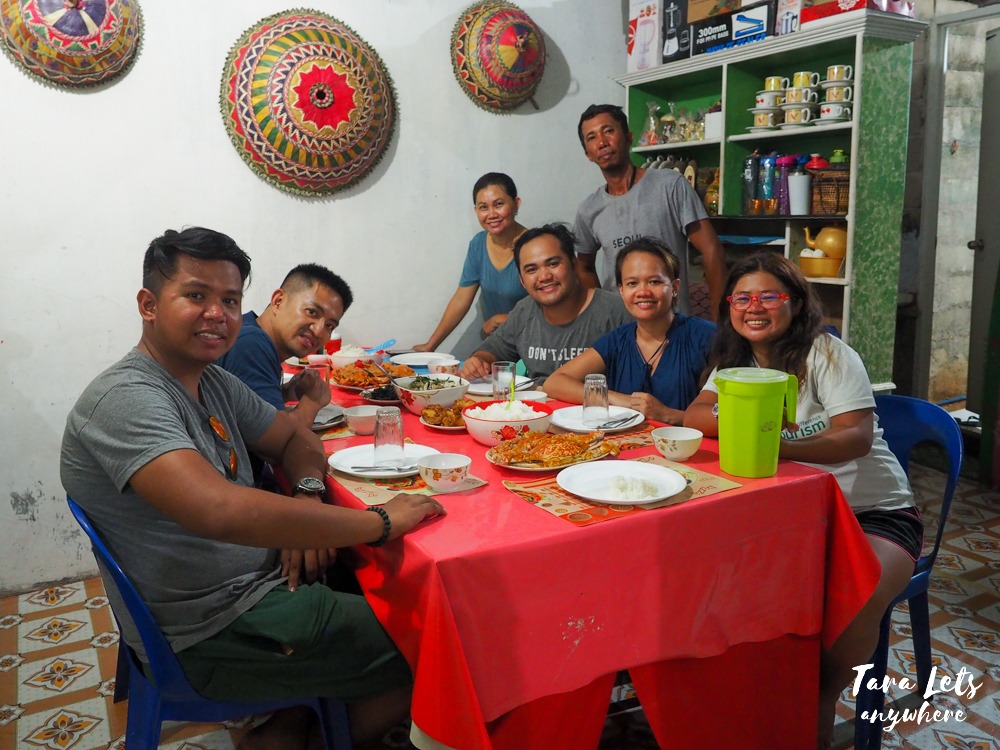 Group shot at Ate Sidang's house