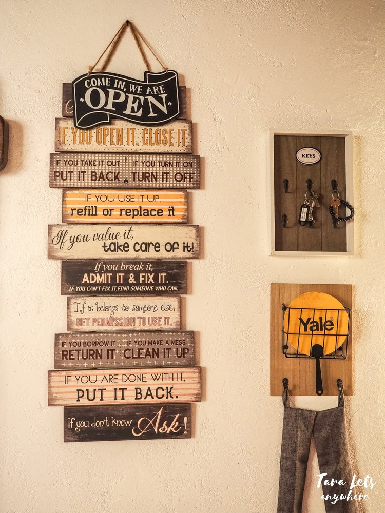 The Little House by the Beach - decoration