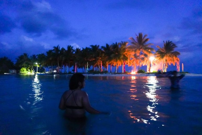 Night swimming in Sangay Siapo Island