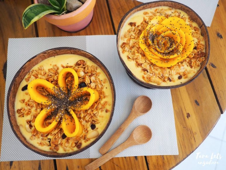 Smoothie bowls in Everyday Sunday Cafe in Bantayan, Cebu