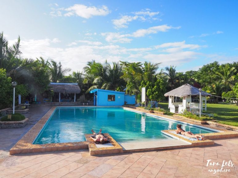 Pool in Thresher Cove Dive Resort