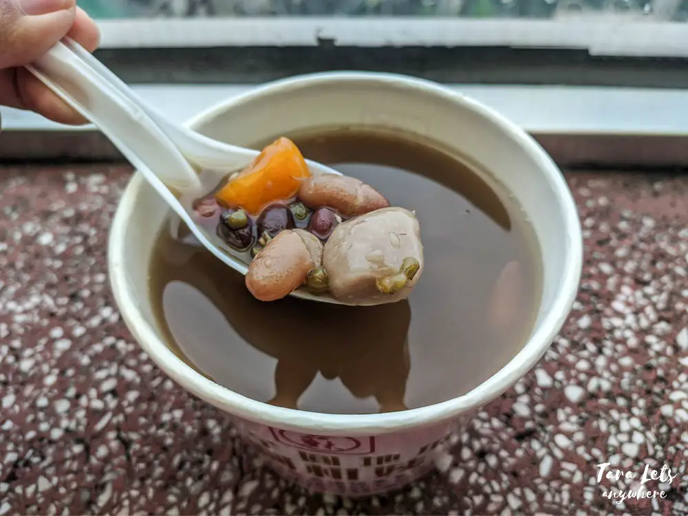 Taro balls soup