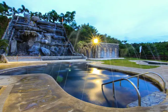 Best hot spring resorts in Laguna - Sol Y Viento
