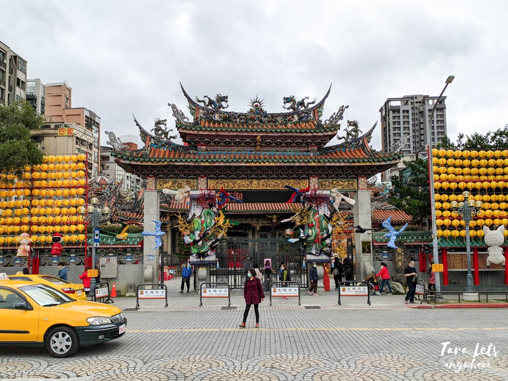 Lungshan Temple in Taipei
