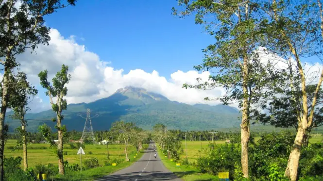 Road with view of Mount Bulusan in Sorsogon
