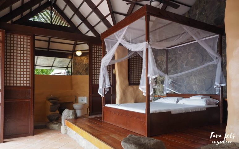 Private beach villa in Mabini - kitchen area