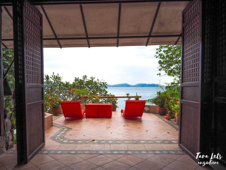 Private beach villa in Mabini - kitchen area